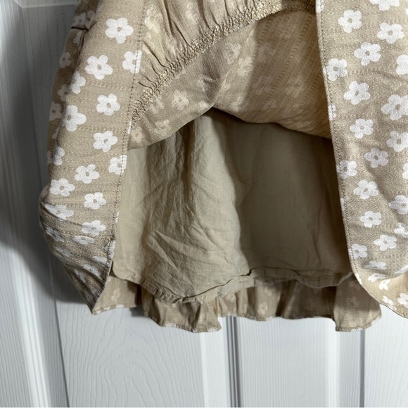Sabo skirt, size unknown. Tiered, tan/white floral, mini, lined, spring, summer - Picture 8 of 8